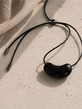 Black Bean-Shaped Pendant Necklace - Women Accessories